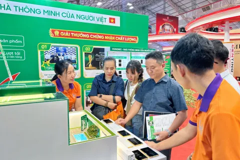Hoàng Nguyễn đồng hành cùng Hunonic tham gia Vietbuild TP.HCM 2026 thu hút đông đảo khách tham quan